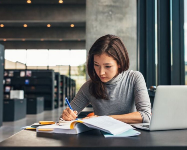 Guide: Sådan får du et godt studiejob